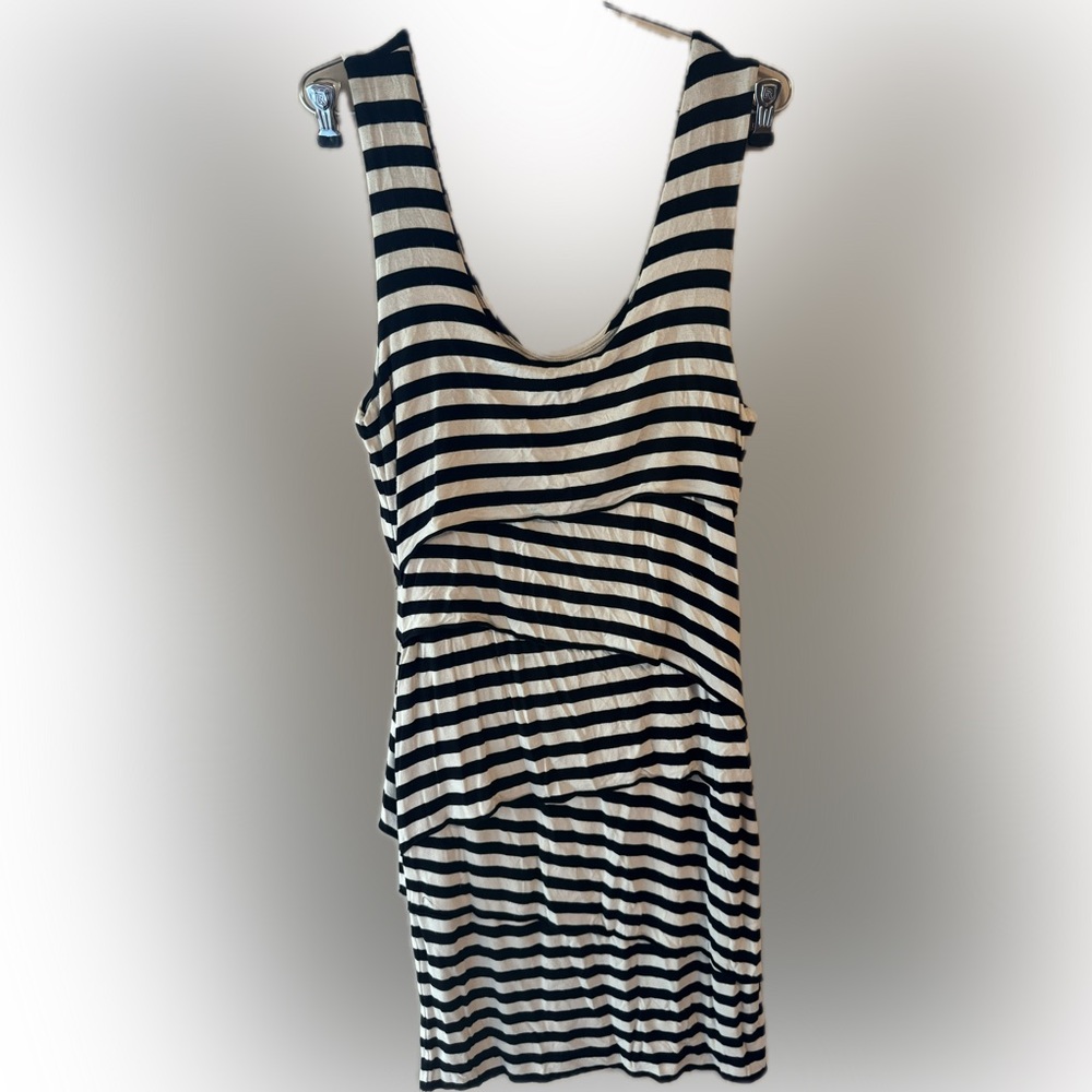 🔥SOLD🔥Vince Camuto Monochrome Striped dress